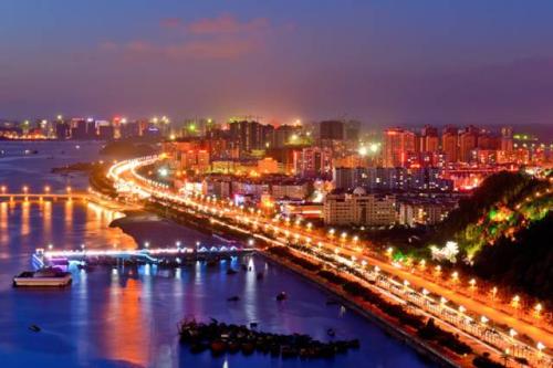 防城港港發(fā)集團(tuán)葉吉富簡歷，趙華文、徐欽幫、駱祖任、陸世斌、梁耀添、朱向花、唐奕領(lǐng)導(dǎo)班子